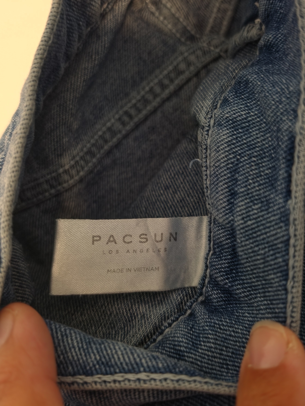 PacSun Women’s Two-Tone Blue High-Rise Patchwork Jeans - Picture 4 of 5